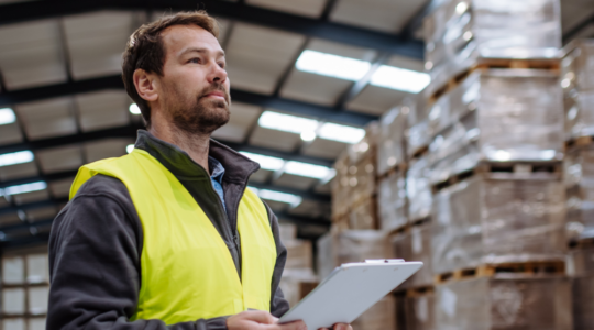 Warehouse-worker-and-boxes