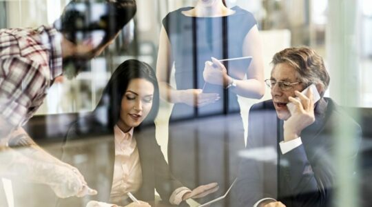 business-professionals-meeting